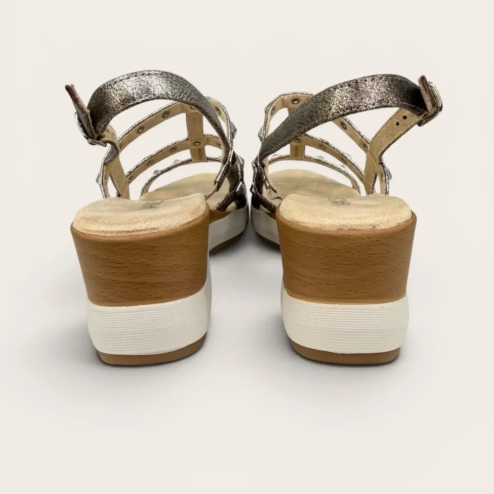VANELi 7M Coley Metallic Gold Leather Comfort Studded Strappy Wedge Sandals